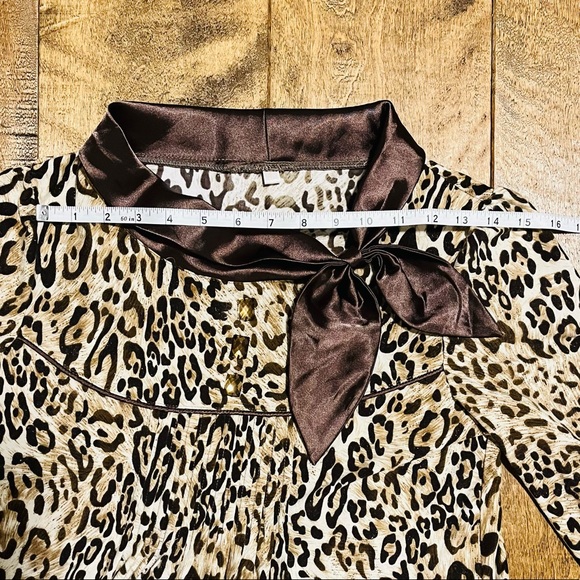 Leopard 3/4 Sleeve Dress with Satin Bow Collar and Gemstone Details - Picture 9 of 10